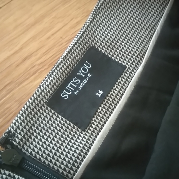 Suits You by Jacqui E Houndstooth pattern suit skirt AU 14 and jacket AU 12 - Picture 3 of 10